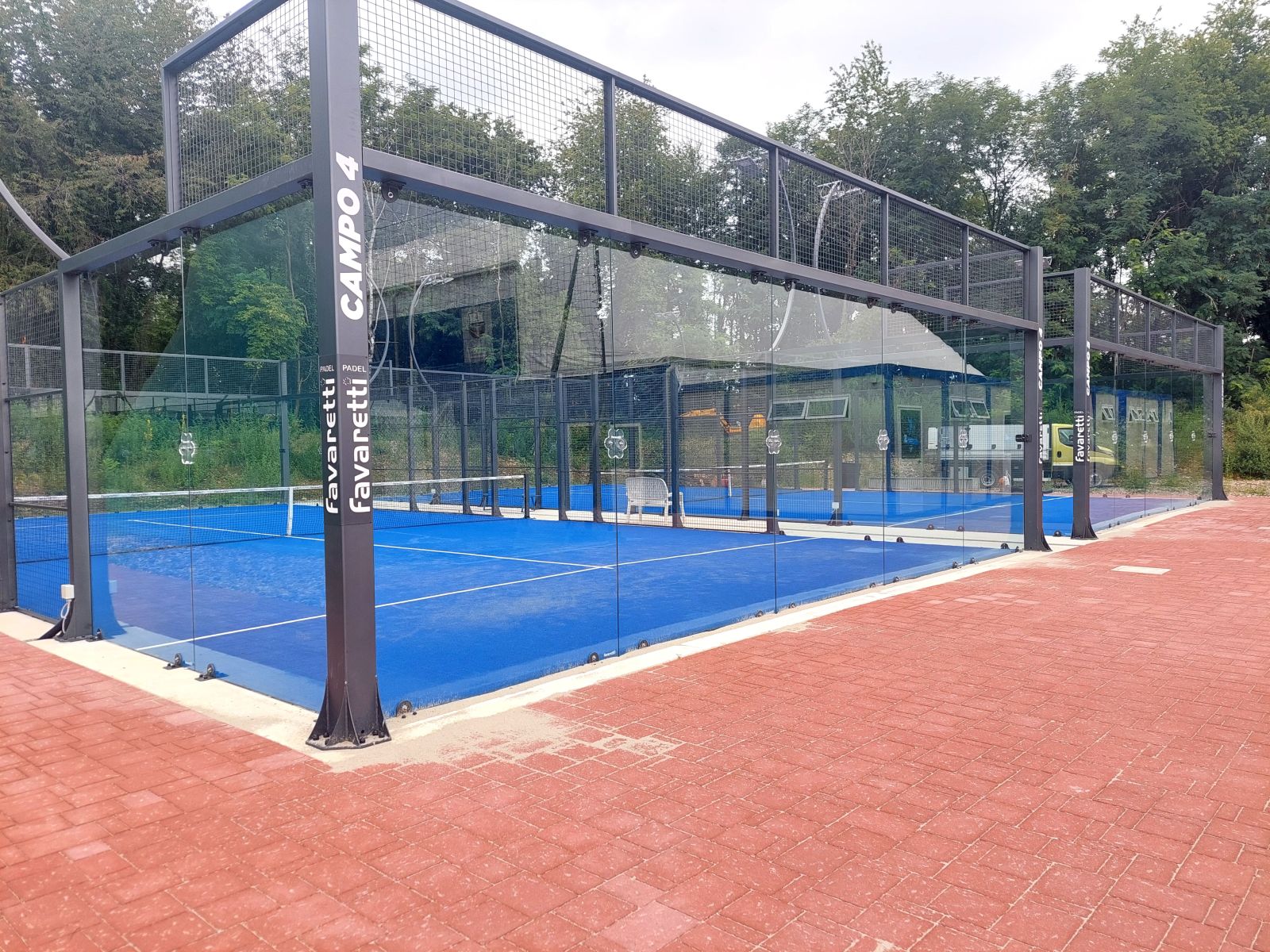 Campo da padel in erba sintetica realizzato da IT SPORT